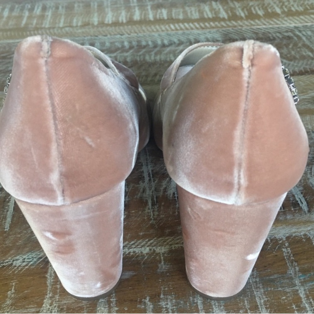 Ann Taylor Elaine velvet Mary Jane pumps - Picture 3 of 5
